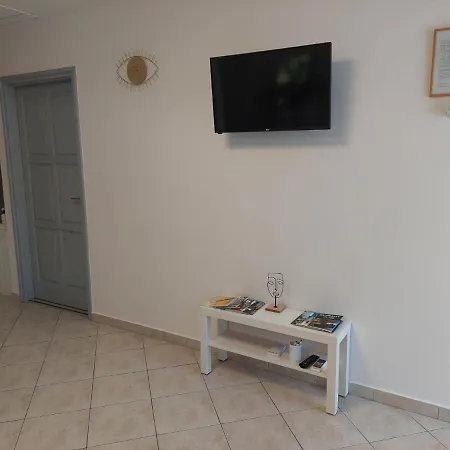 Ludika Vendeghaz דירה *